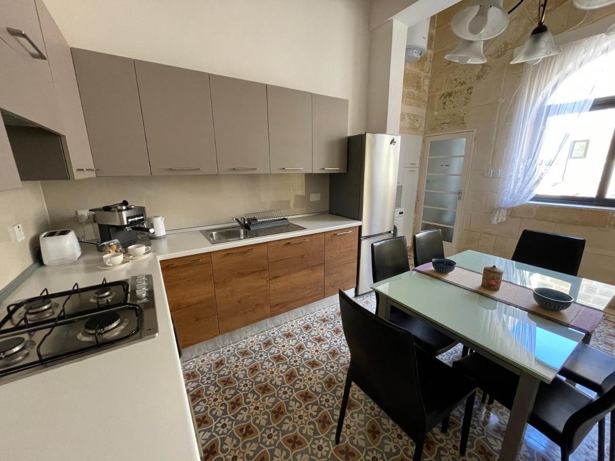 Penelope Townhouse Hotel Ghajn il-Kbira  Buitenkant foto