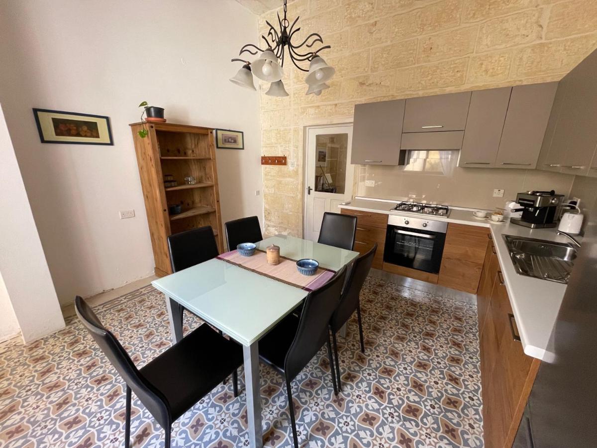 Penelope Townhouse Hotel Ghajn il-Kbira  Buitenkant foto