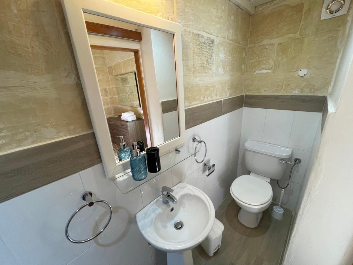 Penelope Townhouse Hotel Ghajn il-Kbira  Buitenkant foto