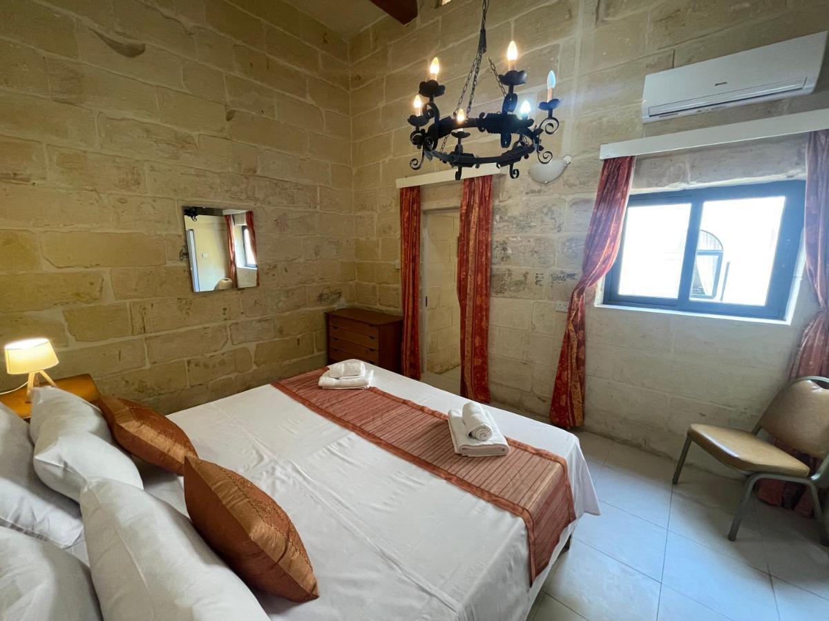 Penelope Townhouse Hotel Ghajn il-Kbira  Buitenkant foto