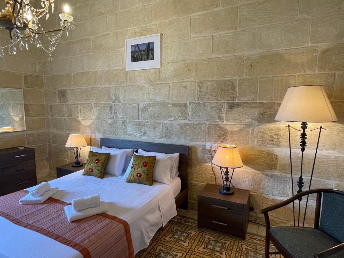 Penelope Townhouse Hotel Ghajn il-Kbira  Buitenkant foto
