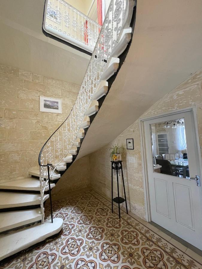 Penelope Townhouse Hotel Ghajn il-Kbira  Buitenkant foto