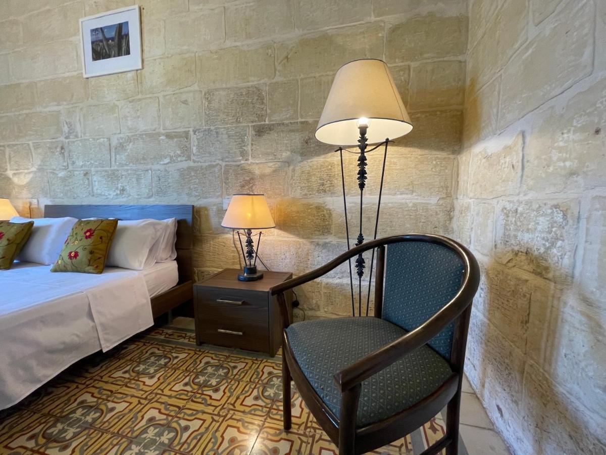 Penelope Townhouse Hotel Ghajn il-Kbira  Buitenkant foto